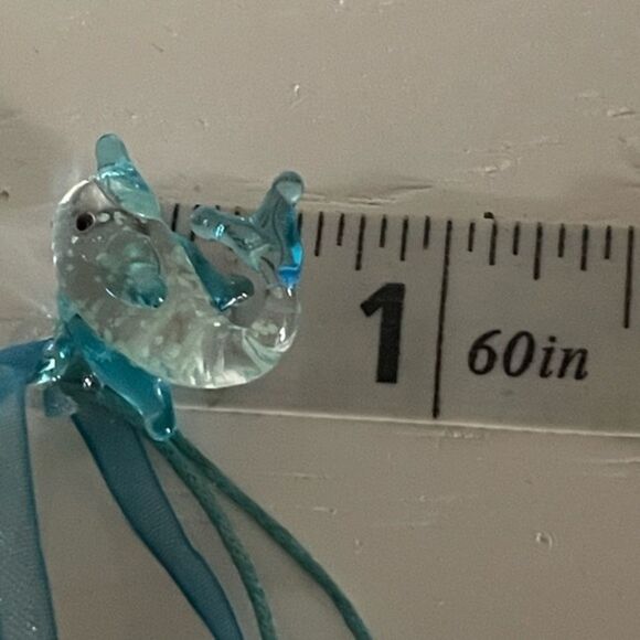 Girl’s 18” necklace with 0.5” sea blue resin dolphin pendant - Picture 12 of 12